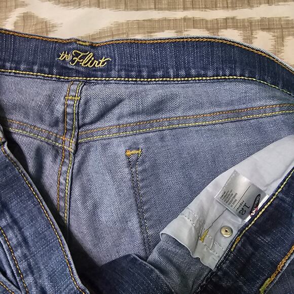 Old Navy Size 12 Regular The Flirt Jeans Medium Wash - Picture 5 of 8